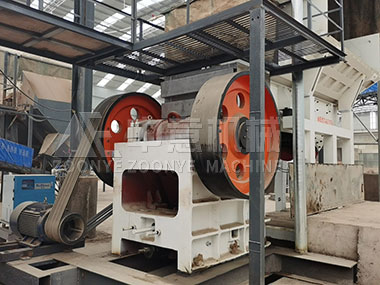 基建加速 大產(chǎn)量鄂式破碎機(jī)成砂石料廠&ldquo;寵兒&rdquo;