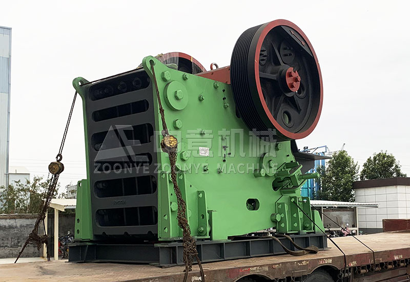 顎式破碎機.jpg 顎式破碎機