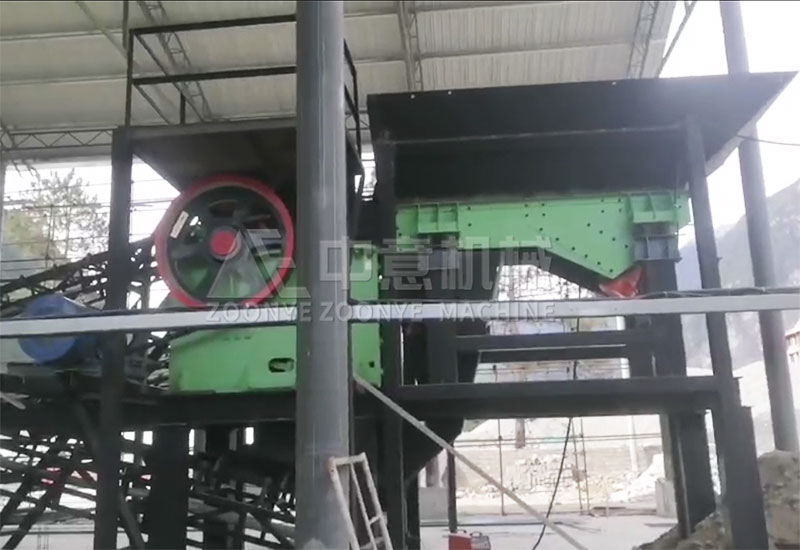 裝修垃圾處理生產線現場-棒條弛張篩