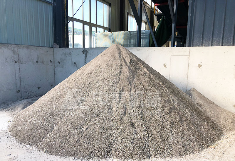 篩分出的細(xì)沙 篩分出的細(xì)沙